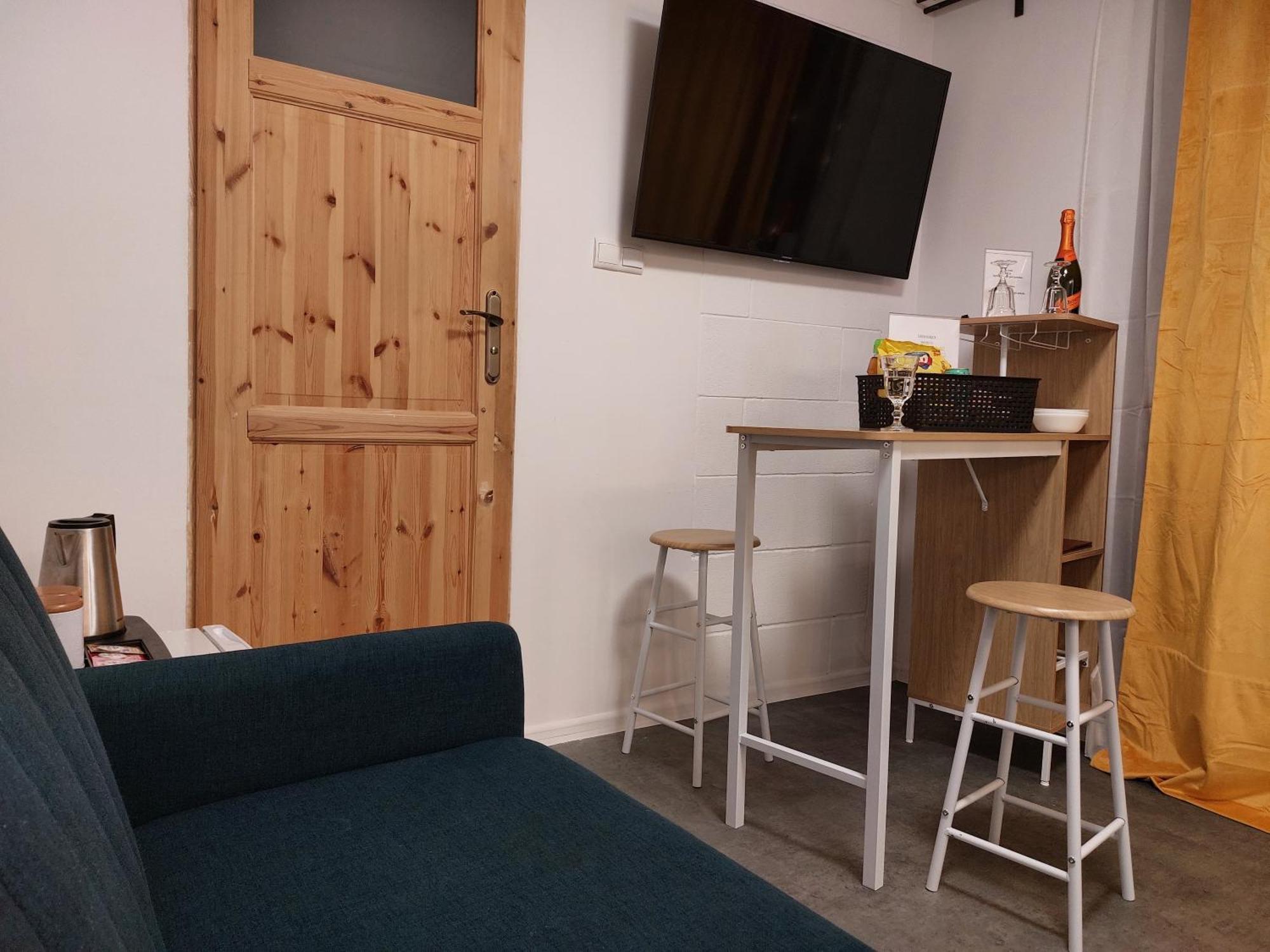 Flores Apartament كاتوفيتسه الغرفة الصورة