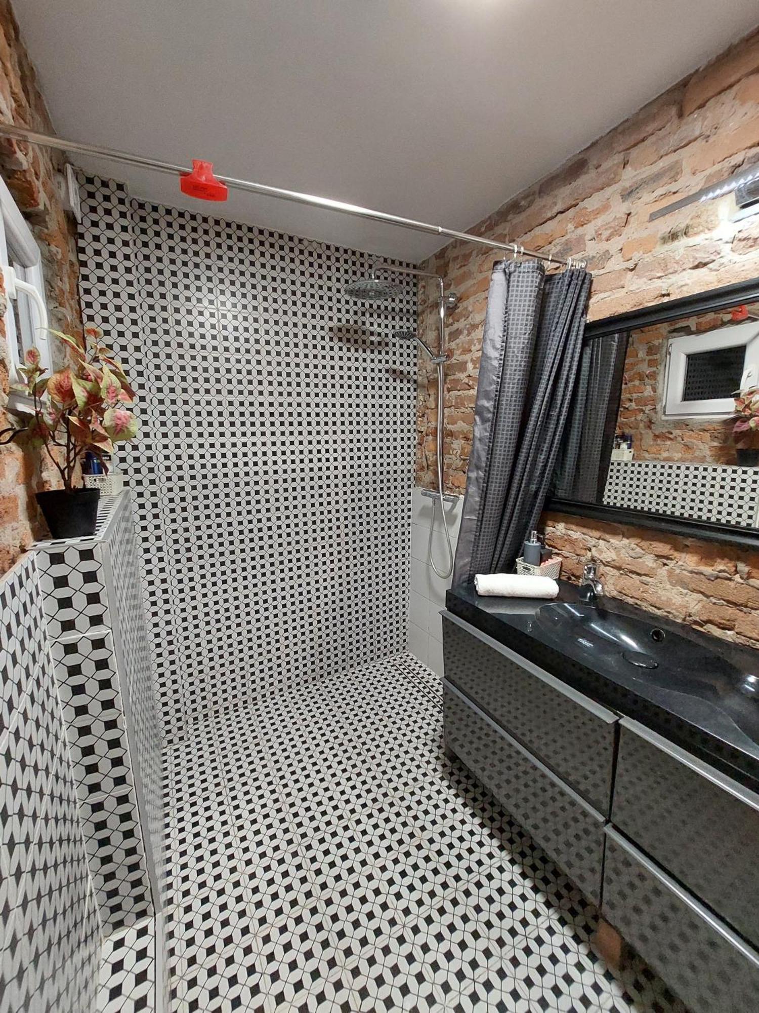 Flores Apartament كاتوفيتسه الغرفة الصورة